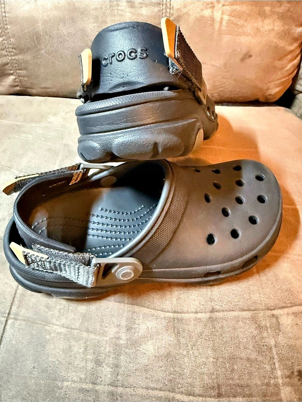 Crocs Classic Clog Crocs Black M4 W6 Unisex Comfort Shoes Metallic Strap $50 +